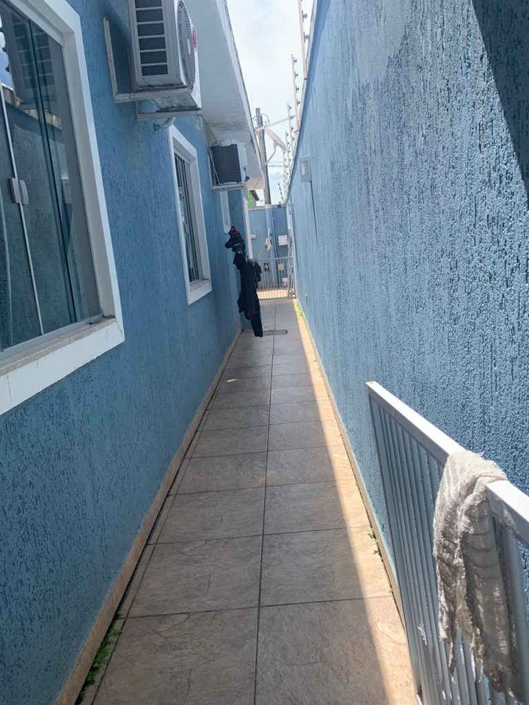 MARAVILHOSA CASA PRA VENDA EM CONDOMÍNIO FECHADO