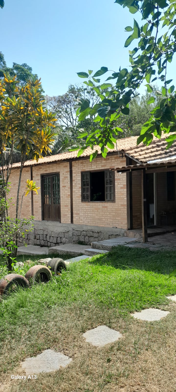 VENDO EXCELENTE CASA EM ESTILO COLONIAL EM BAIRRO TRANQUILO