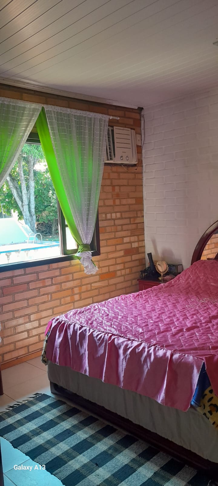 VENDO EXCELENTE CASA EM ESTILO COLONIAL EM BAIRRO TRANQUILO