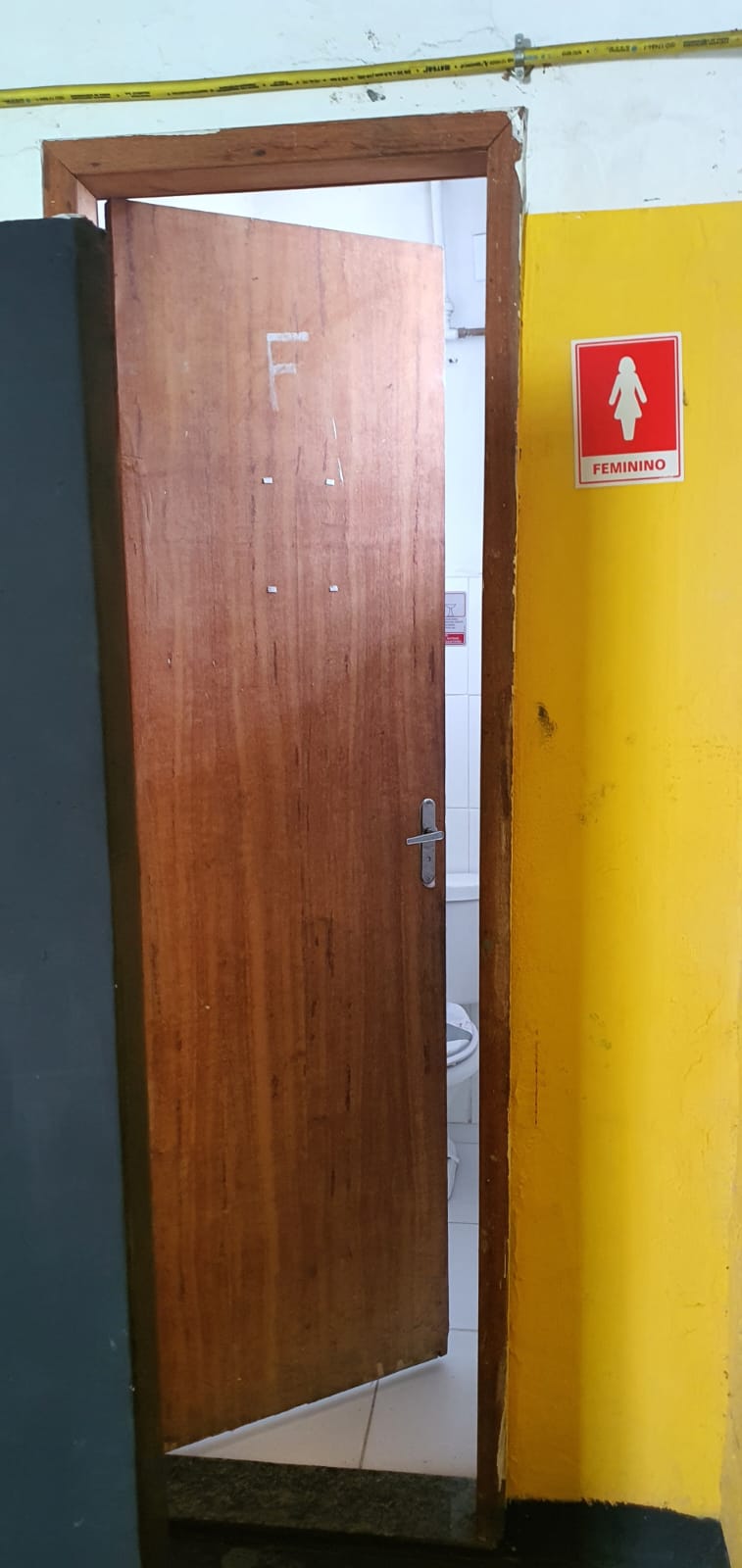 VENDO 03 LOJAS COMERCIAIS NA RUA PITOMBEIRAS PRÓX. A PRAÇA SETE DE ABRIL EM PACIÊNCIA