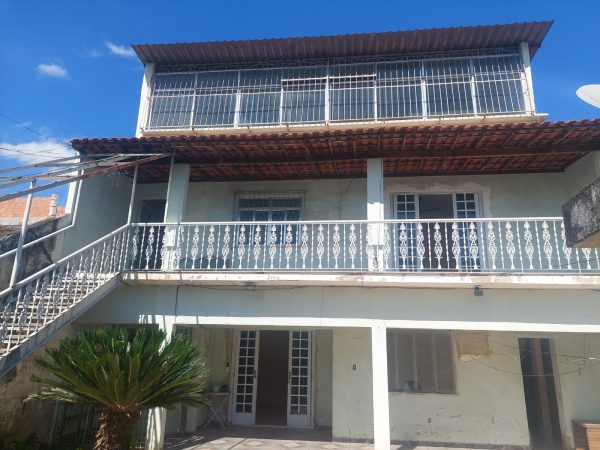 VENDO CASA AMPLA BEM LOCALIZADA EM PACIÊNCIA